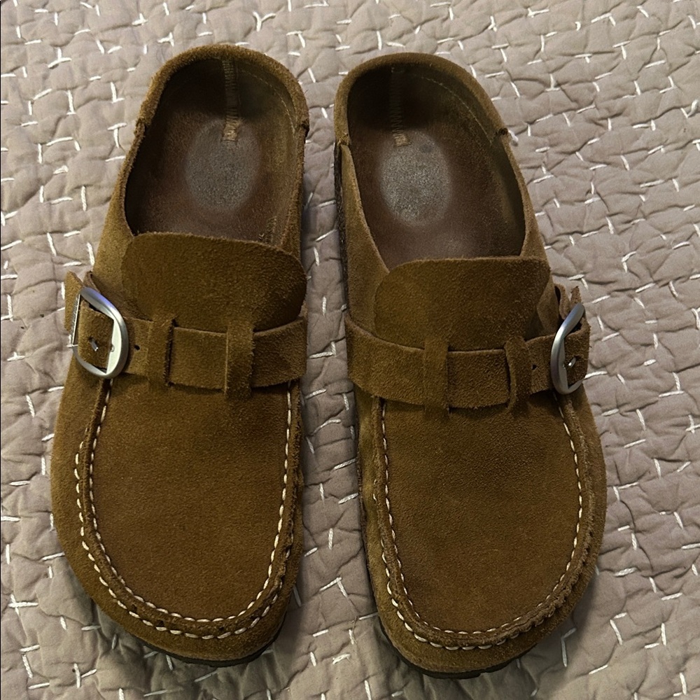 Birkenstock Suede Slip-On clogs in Brown with Buckle
